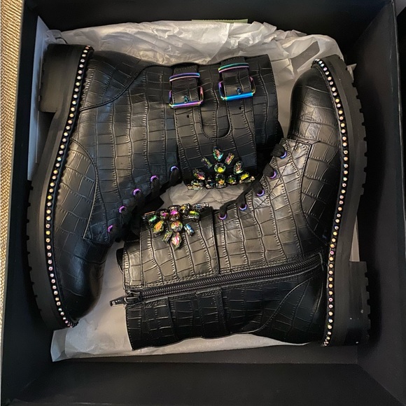 BRAND NEW Kurt Geiger size 7 Rainbow Rhinestones Combat Boots - Picture 5 of 5